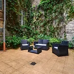 Museum With Large Terrace Apartament